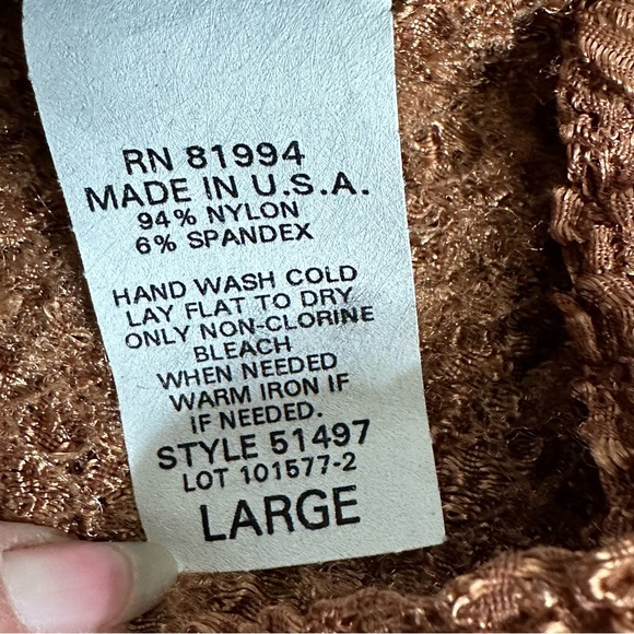 Azzura short sleeve crop top size large - Picture 8 of 8